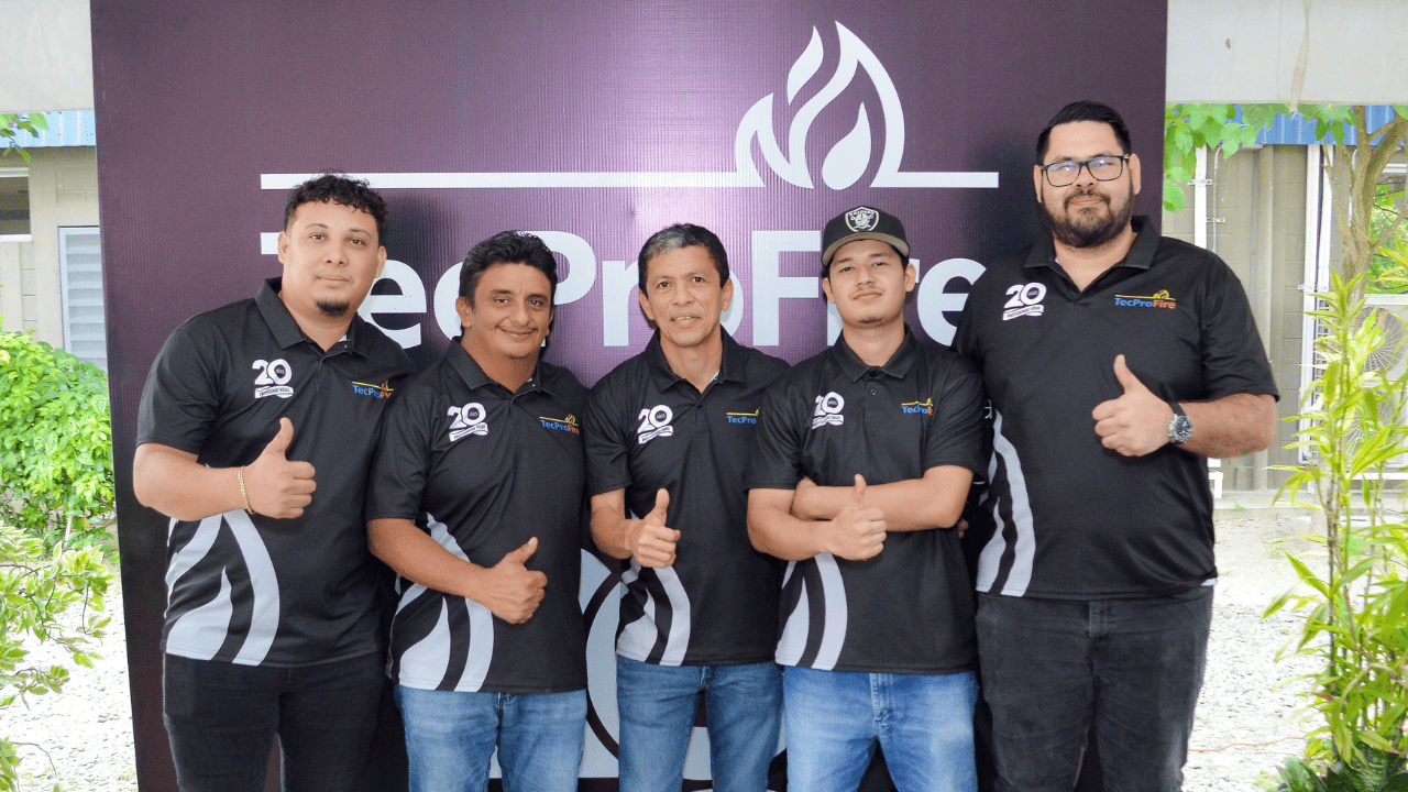 equipo experimentado mantenimiento tecprofire